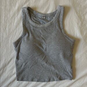 Uniqlo ribbed cropped bra top